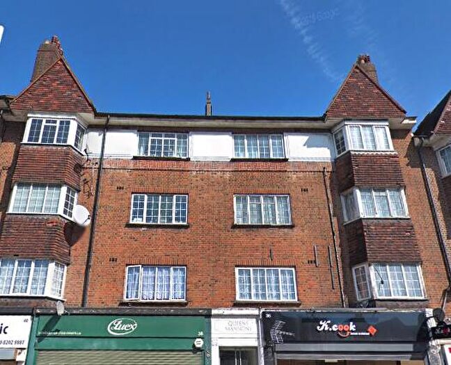 3 Bedroom Flat To Rent In Flat, Queens Mansions, Watford Way, London, NW4