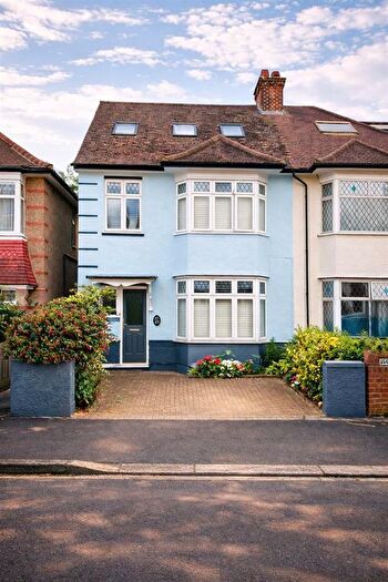5 Bedroom Semi Detached House For Sale In Boston Gardens, Brentford, TW8