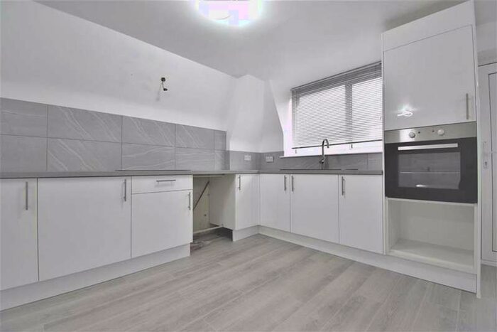 2 Bedroom Flat To Rent In Ickenham Road, Ruislip, HA4