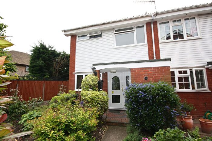 3 Bedroom End Terrace House To Rent In Springfield Road, Ashford, TW15