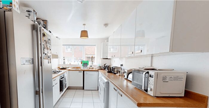 6 Bedroom End Of Terrace House To Rent In Montpelier Road, Nottingham, NG7