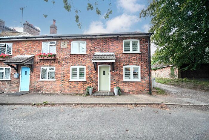 3 Bedroom End Of Terrace House For Sale In Lilley, Luton, Hertfordshire, LU2