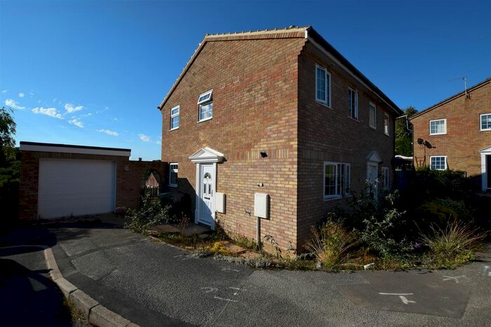 2 Bedroom Semi-Detached House To Rent In Ganton Place, St. Leonards-On-Sea, TN38