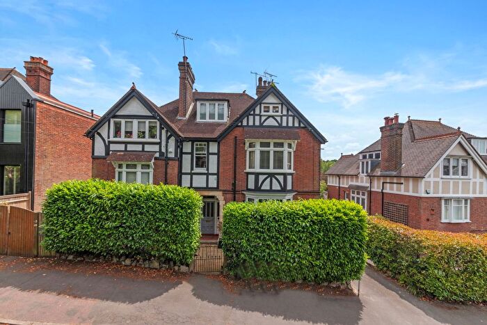 1 Bedroom Flat For Sale In Madeira Park, Tunbridge Wells, TN2