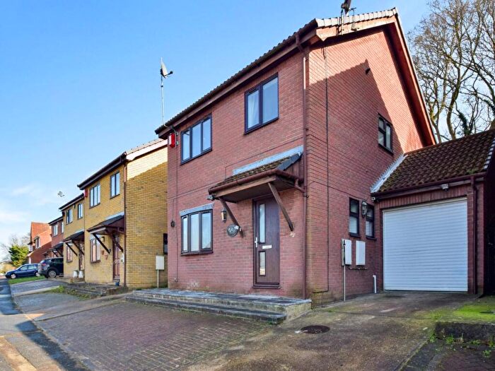 4 Bedroom Detached House To Rent In Lordswood Lane, Chatham, Kent, ME5