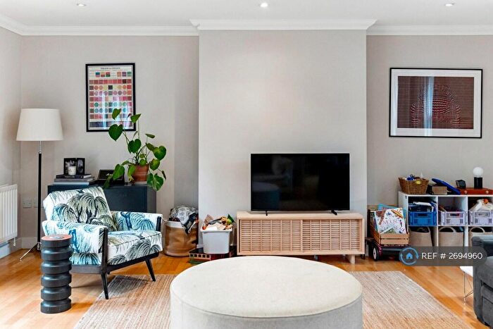 3 Bedroom End Of Terrace House To Rent In High House Mews, London, N16