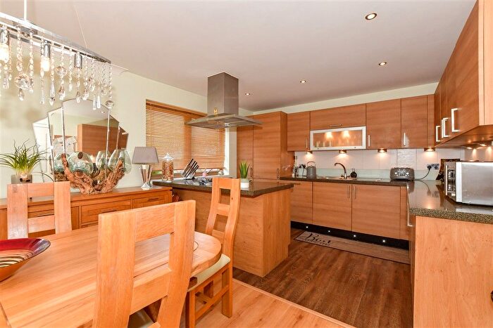 3 Bedroom Detached House For Sale In Braeburn Road, Crawley, West Sussex, RH11