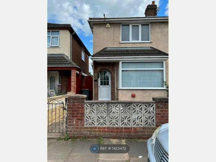 2 Bedroom End Of Terrace House To Rent In Hazelwood Road, Bedford, MK42