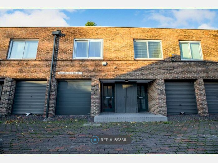 1 Bedroom Terraced House To Rent In Pennethorne Close, London, E9