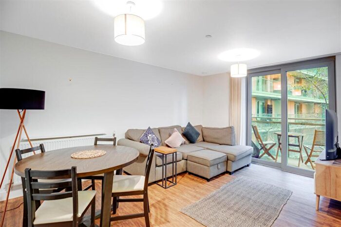 2 Bedroom Apartment For Sale In Venice Corte, Lewisham, SE13