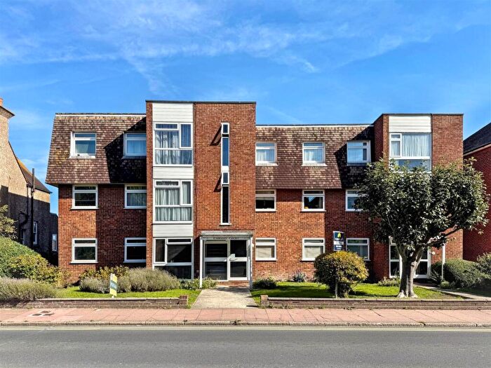 2 Bedroom Flat For Sale In Lewes Road, Eastbourne, BN21