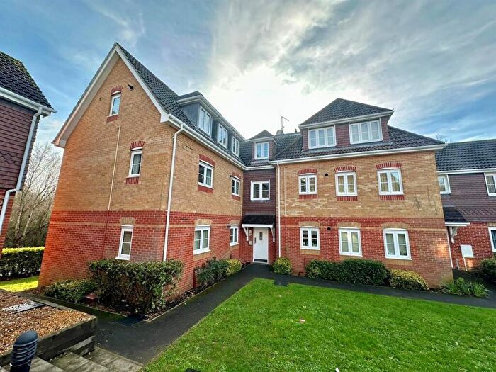2 Bedroom Apartment To Rent In Park Cottage Drive, Fareham, PO15
