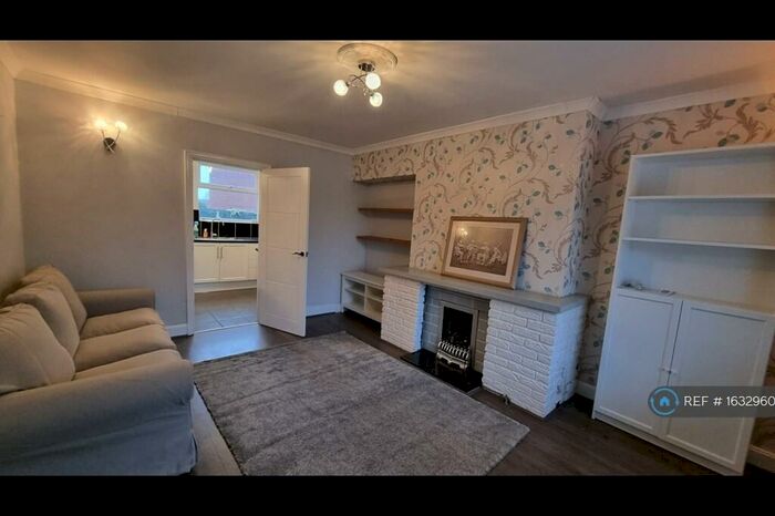 3 Bedroom Semi-Detached House To Rent In Hewitt Avenue, Coventry, CV6