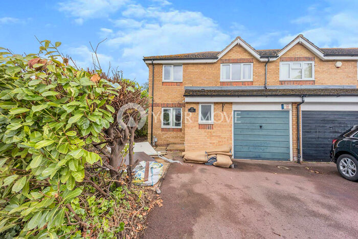 4 Bedroom End Of Terrace House To Rent In Groveherst Road, Dartford, Kent, DA1