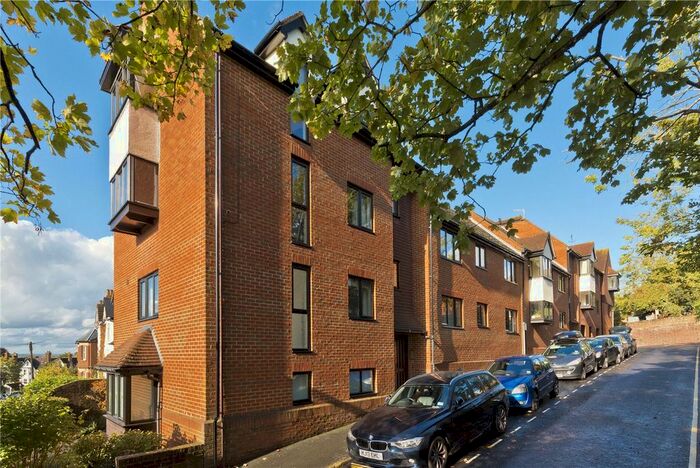 1 Bedroom Flat To Rent In Alexandra Lodge, Baillie Road, Guildford, Surrey, GU1