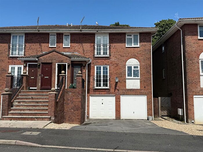 2 Bedroom Flat For Sale In Newnham Crescent, Sketty, Swansea, SA2