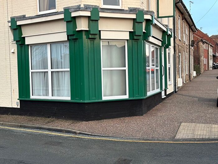 2 Bedroom Flat To Rent In High Street, Watton, IP25
