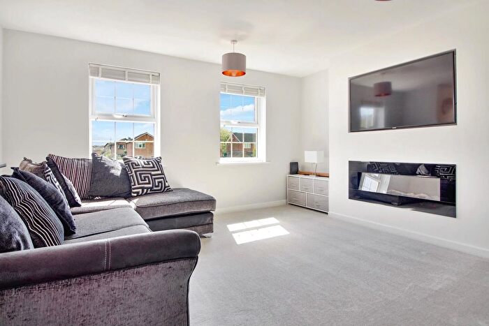 2 Bedroom Flat To Rent In Field View House, Old School Walk, York, North Yorkshire, YO26