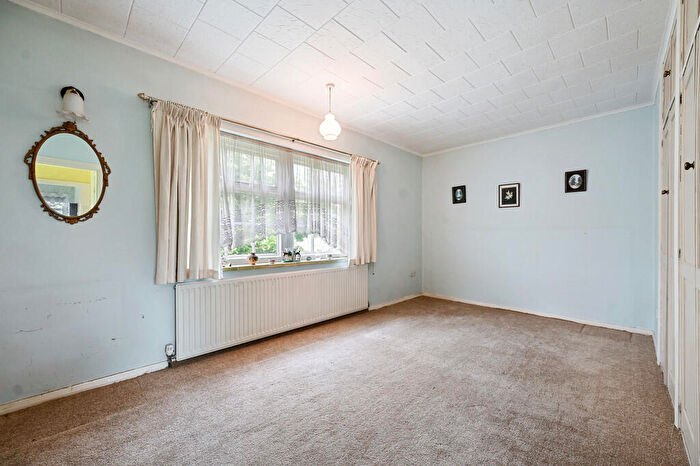 2 Bedroom End Of Terrace House For Sale In Carmelite Close, Harrow, HA3