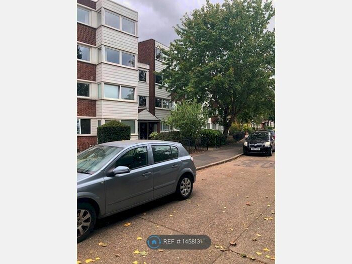 2 Bedroom Maisonette To Rent In Aston Court, Woodford Green, IG8