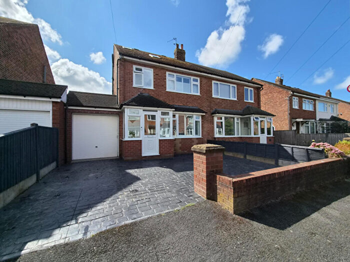 4 Bedroom Semi Detached House For Sale In Raybourne Avenue, Poulton-Le-Fylde, FY6