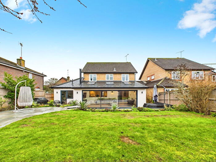 4 Bedroom Detached House For Sale In Haybarn Drive, Horsham, RH12