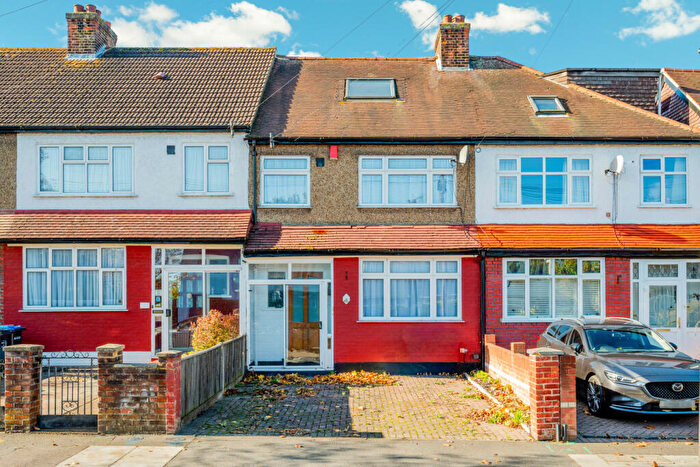 5 Bedroom Terraced House For Sale In Farm Road, Morden, SM4