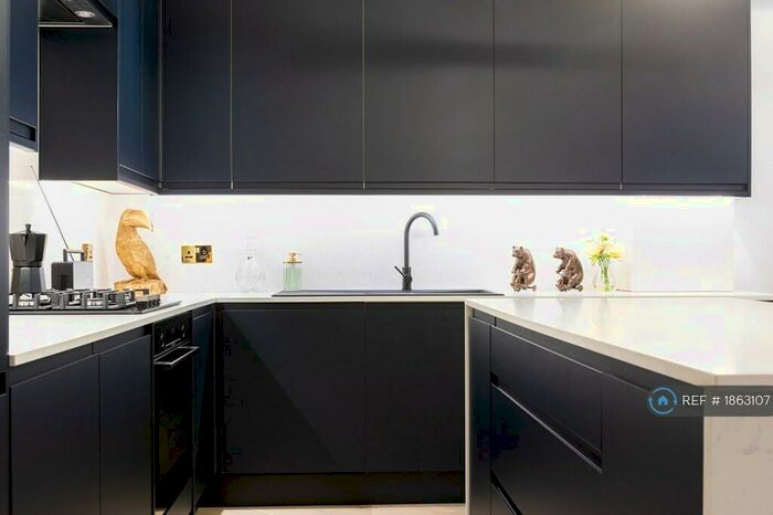 1 Bedroom Penthouse To Rent In High Road, London, N20