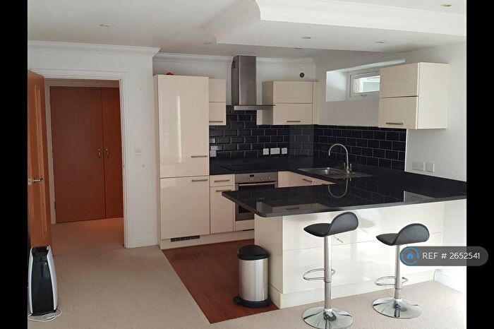 2 Bedroom Flat To Rent In Surrey Road, Bournemouth, BH4