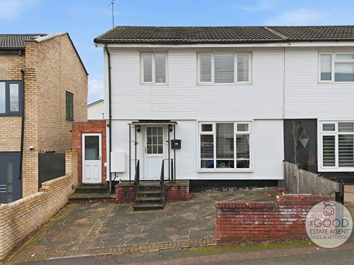 3 Bedroom Semi-Detached House For Sale In Deepdene Road, Loughton, IG10