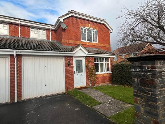 3 Bedroom Semi-Detached House To Rent In Broom Farm Close, Nailsea, North Somerset, BS48