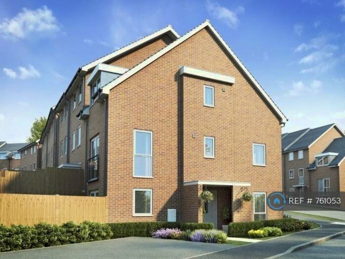 4 Bedroom Semi-Detached House To Rent In Perrin Road, Dartford, DA1