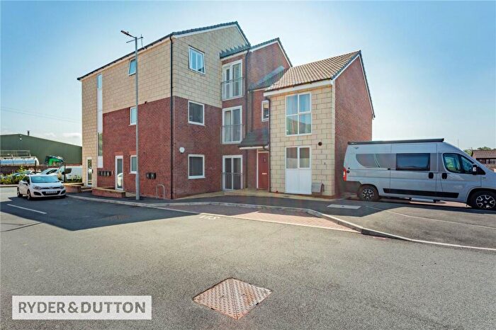 2 Bedroom Apartment For Sale In Foxley Way, Lees, Oldham, OL4