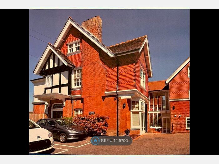 2 Bedroom Flat To Rent In Domneva Heights, Westgate-On-Sea, CT8