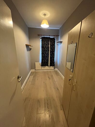 2 Bedroom Flat To Rent In St. Dunstan's Road, London, E7