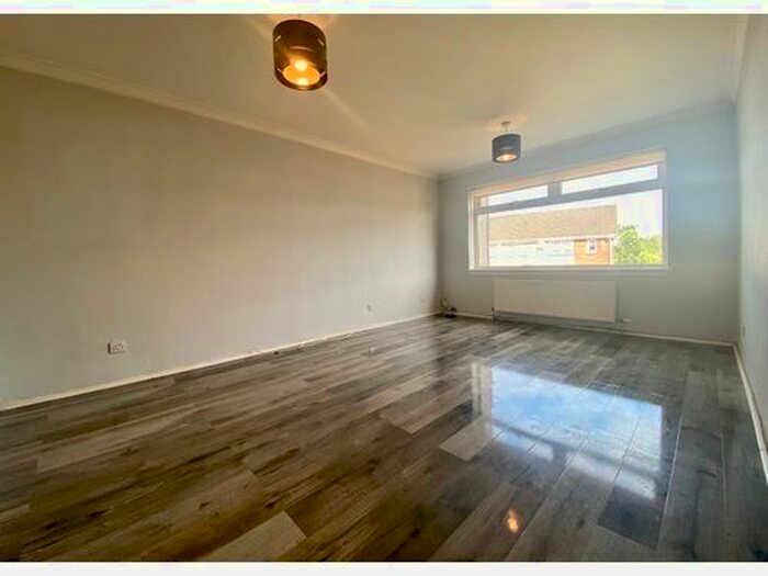 2 Bedroom Flat To Rent In Garden Square Walk, Airdrie, ML6