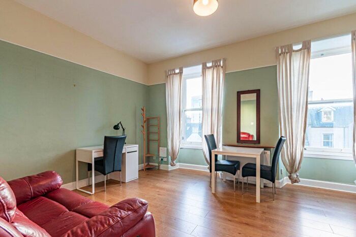 2 Bedroom Flat To Rent In P – Nicolson Street, Edinburgh, EH8