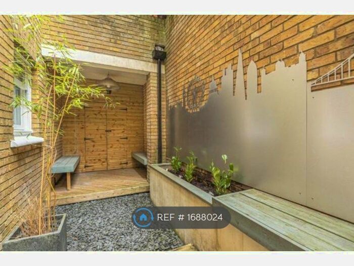 2 Bedroom Flat To Rent In Rotherhithe Street, London, SE16