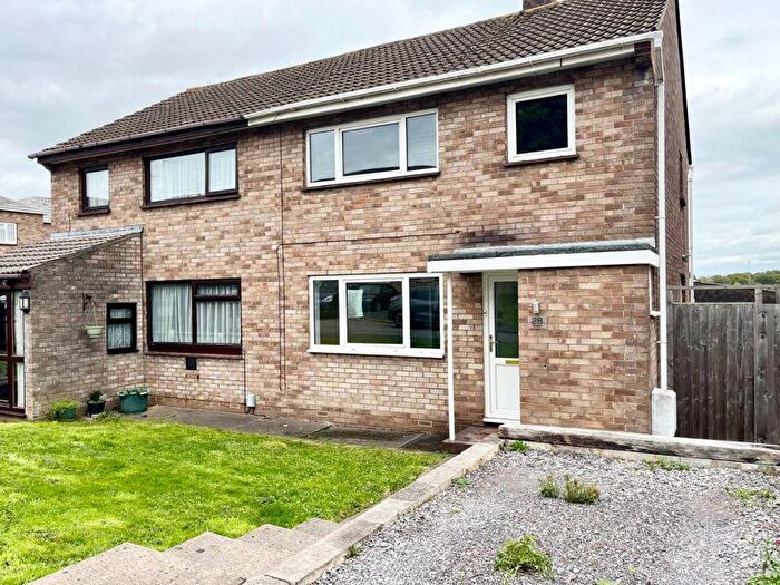 3 Bedroom Semi-Detached House For Sale In Bibstone Kingswood Bristol, BS15