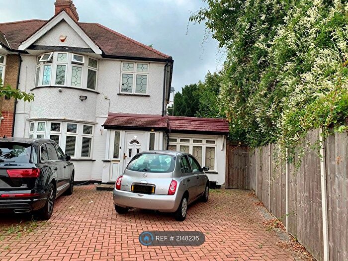 4 Bedroom Semi-Detached House To Rent In Berwyn Avenue, Hounslow, TW3