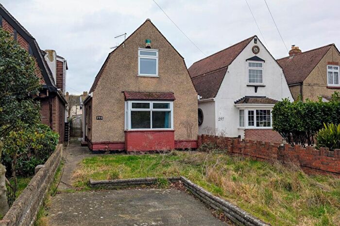 3 Bedroom Detached House For Sale In Fareham Road, Gosport. Auction Guide Price £, ., PO13