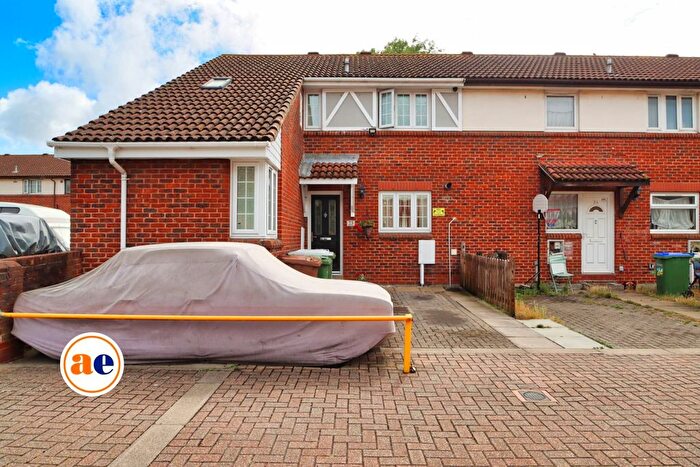 4 Bedroom Property For Sale In Longworth Close, London, SE28