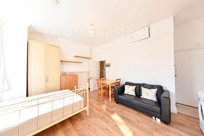 Studio To Rent In Mazenod Avenue, West Hampstead, NW6