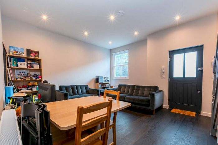 1 Bedroom Cottage To Rent In Rayners Road, Putney, London, SW15