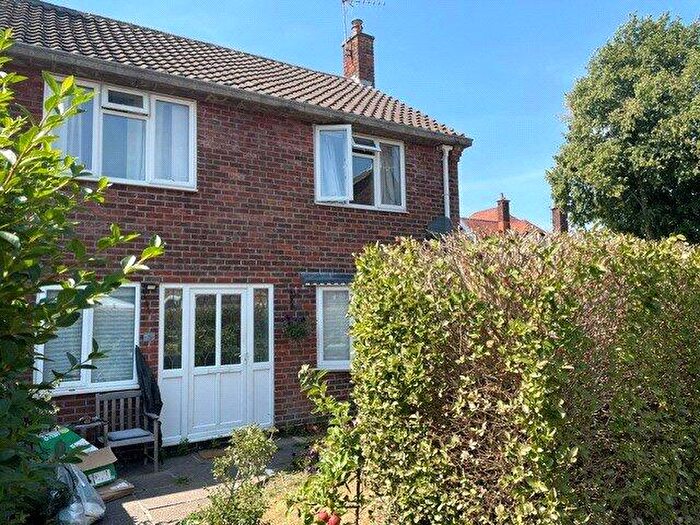 4 Bedroom End Of Terrace House For Sale In Longlands Close, Beeston, Nottingham, Nottinghamshire, NG9
