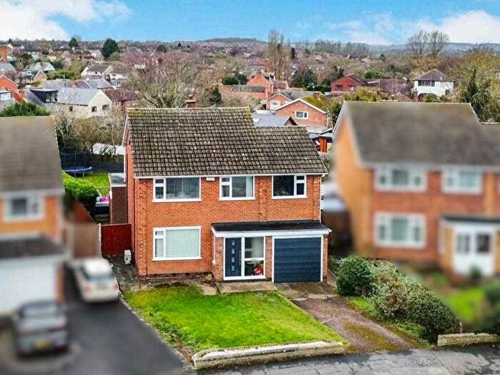 4 Bedroom Detached House For Sale In Crossdale Drive, Keyworth, Nottingham, NG12