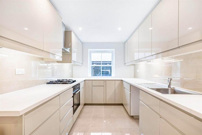 4 Bedroom House To Rent In Fielding Mews, London, SW13