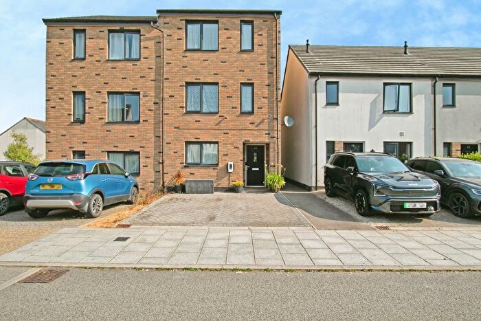 3 Bedroom Semi Detached House For Sale In Stannary Road, Camborne, Cornwall, TR14