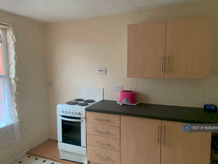 1 Bedroom Flat To Rent In Heaton St, Blackburn, BB2