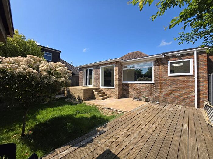 3 Bedroom Bungalow To Rent In Windmill, BN3